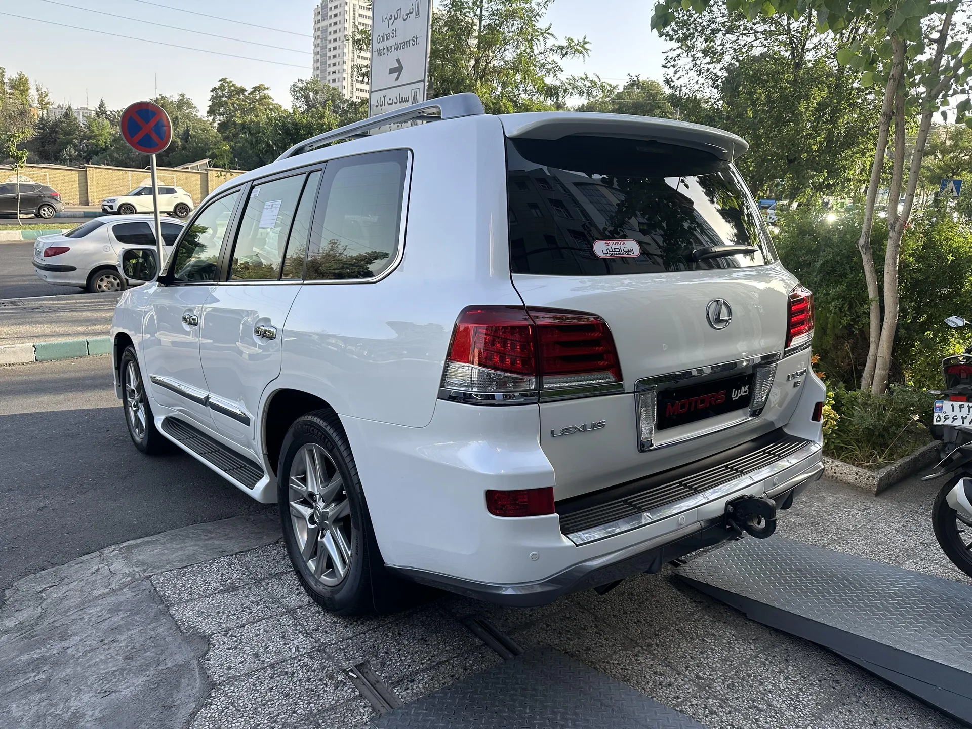 لکسوس  LX 3