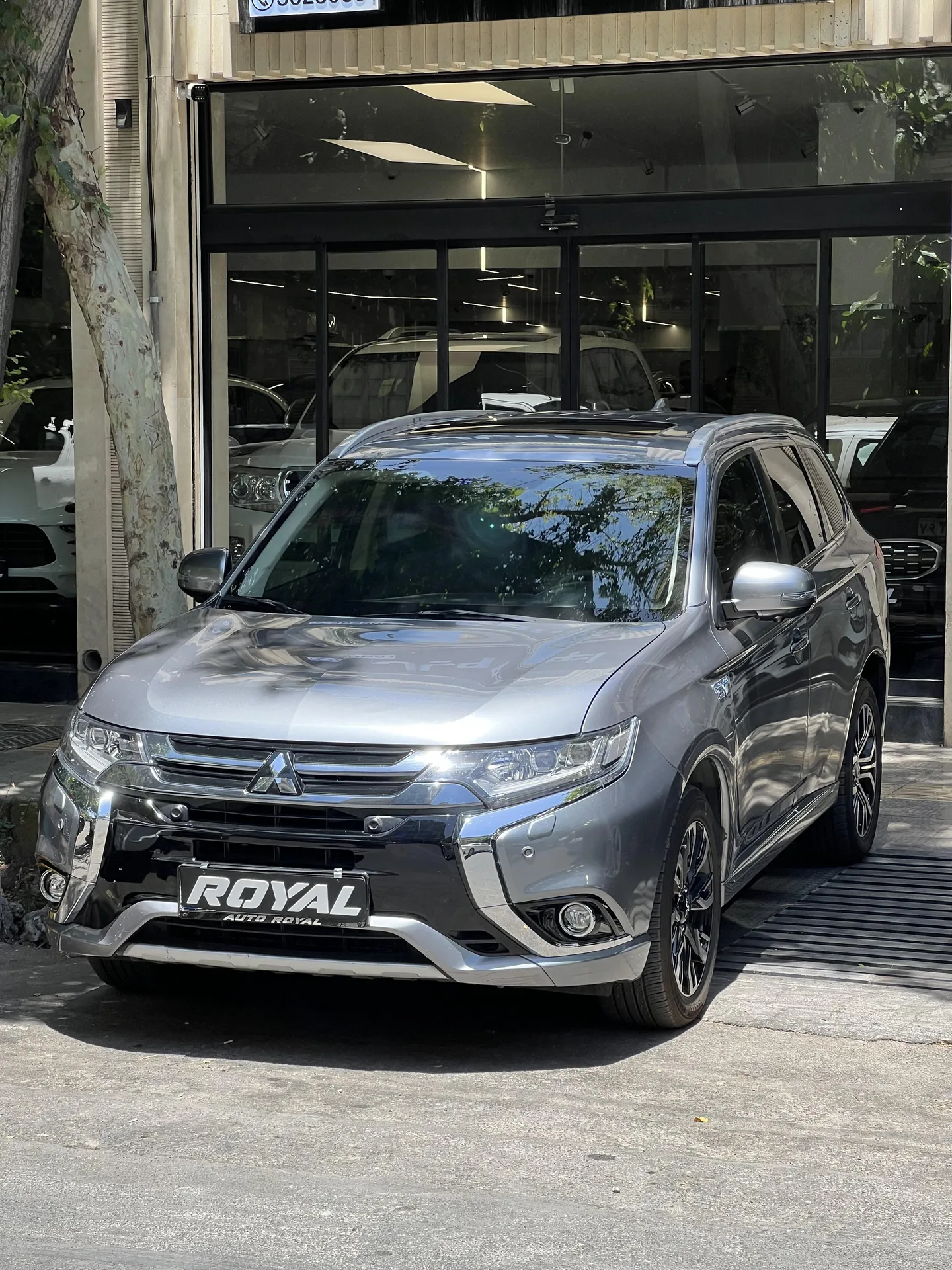 میتسوبیشی اوتلندر PHEV