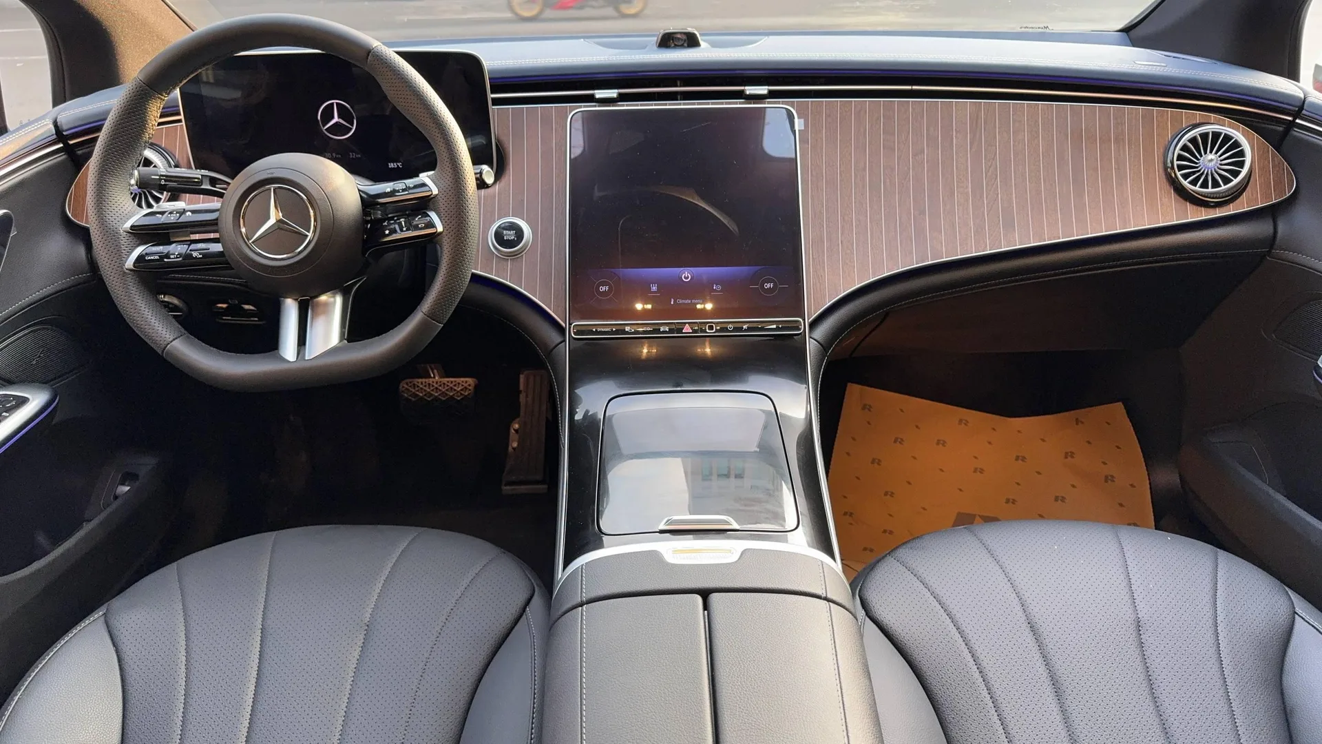 بنز  EQE Sedan 10