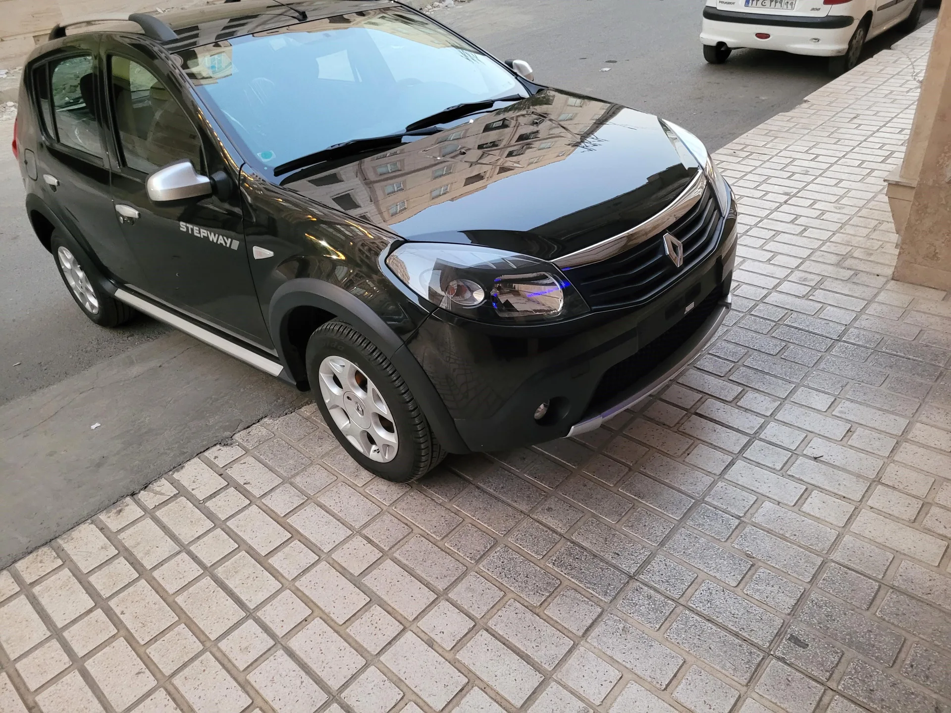رنو  ساندرو استپ وی 3
