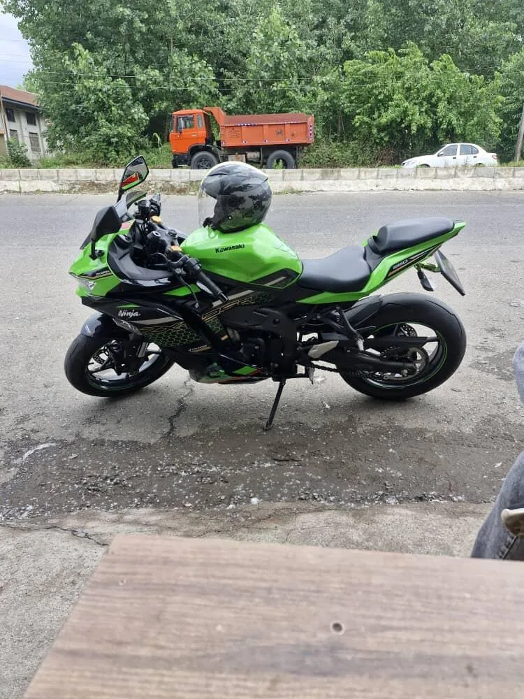 کاوازاکی نینجا ZX-25R