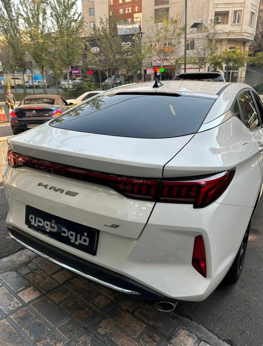 کی ام سی  J7 4