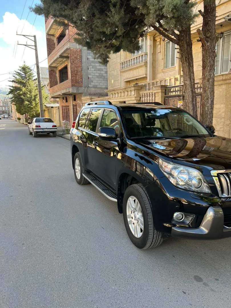تویوتا  پرادو  چهار در 3