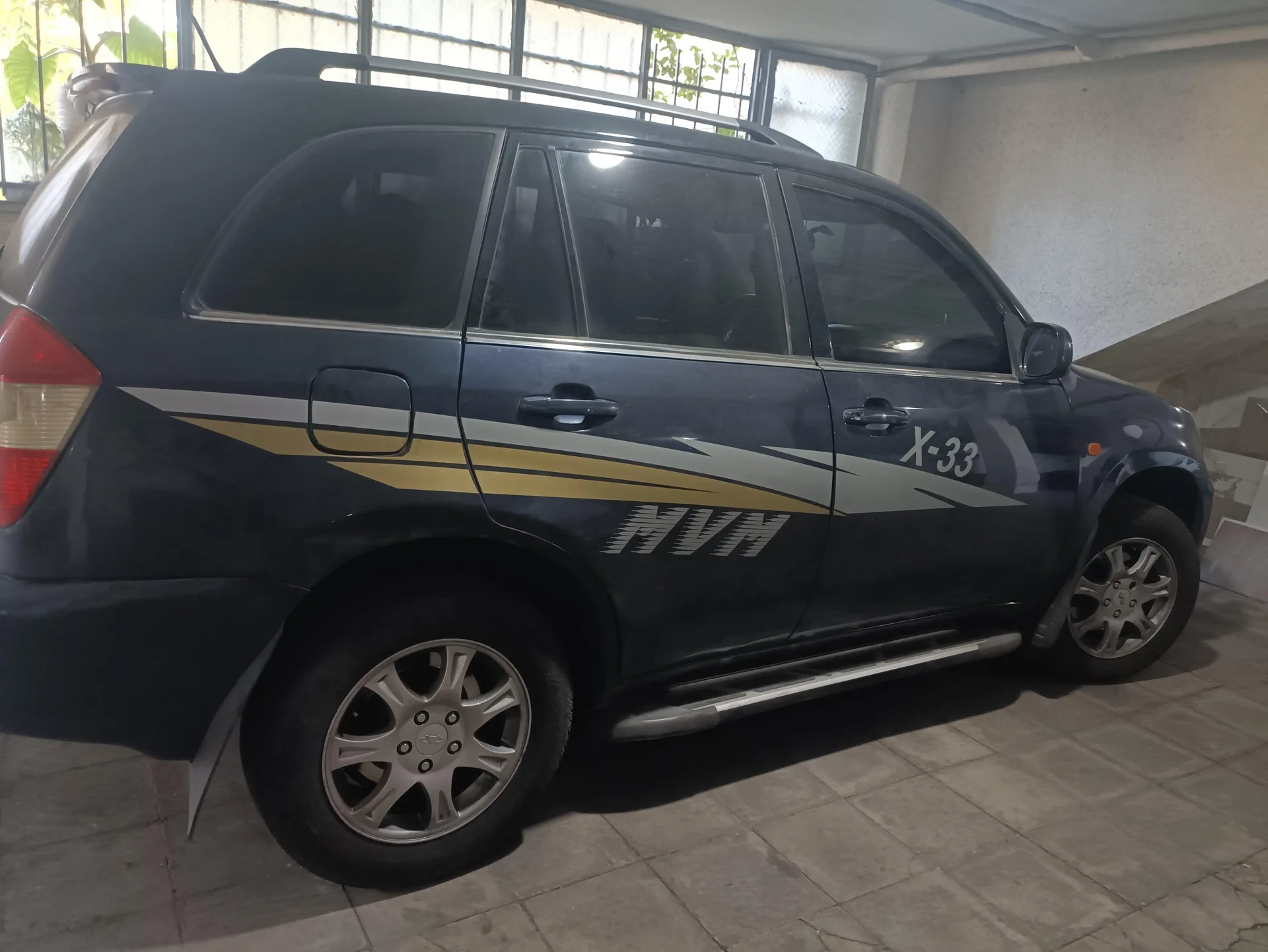 ام وی ام  X33 2