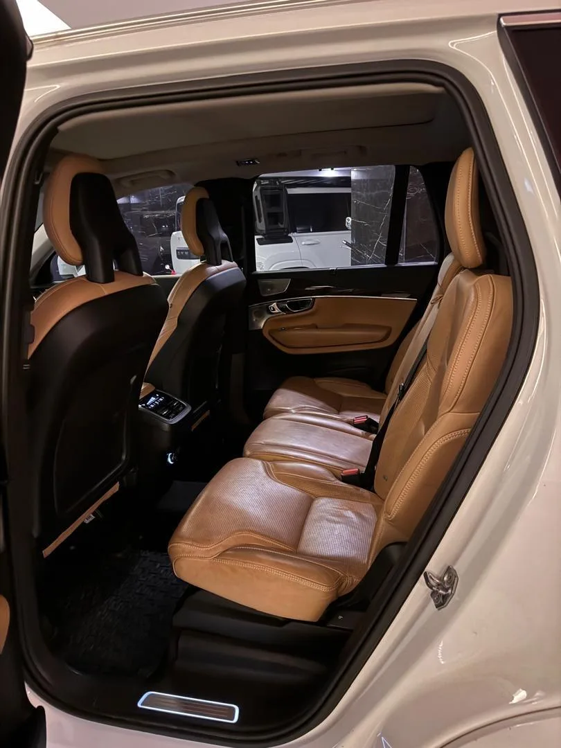 ولوو  XC90 6