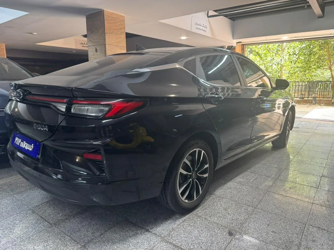 کی ام سی  eJ7 8