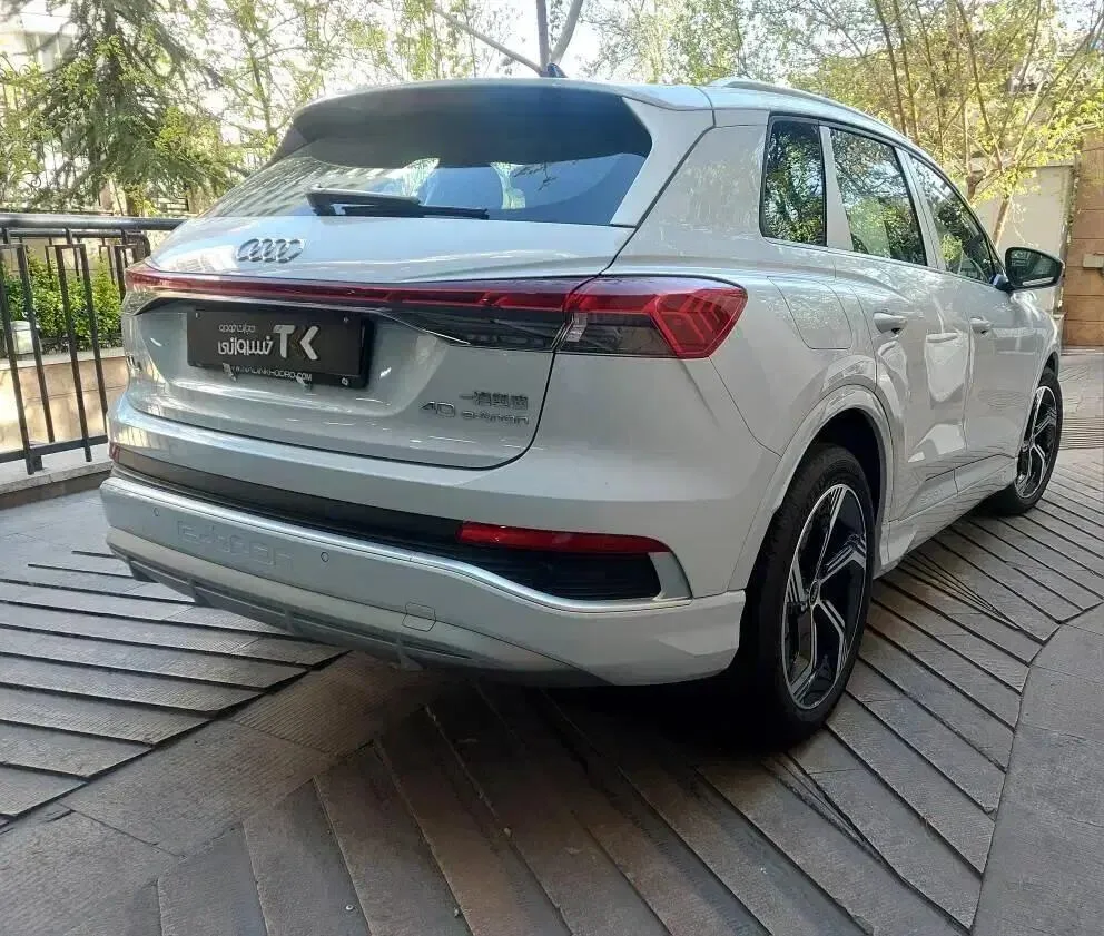 آئودی  Q4 e-tron 3