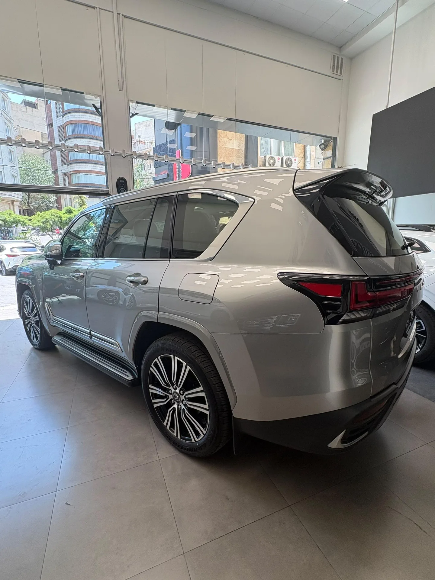 لکسوس  LX 4