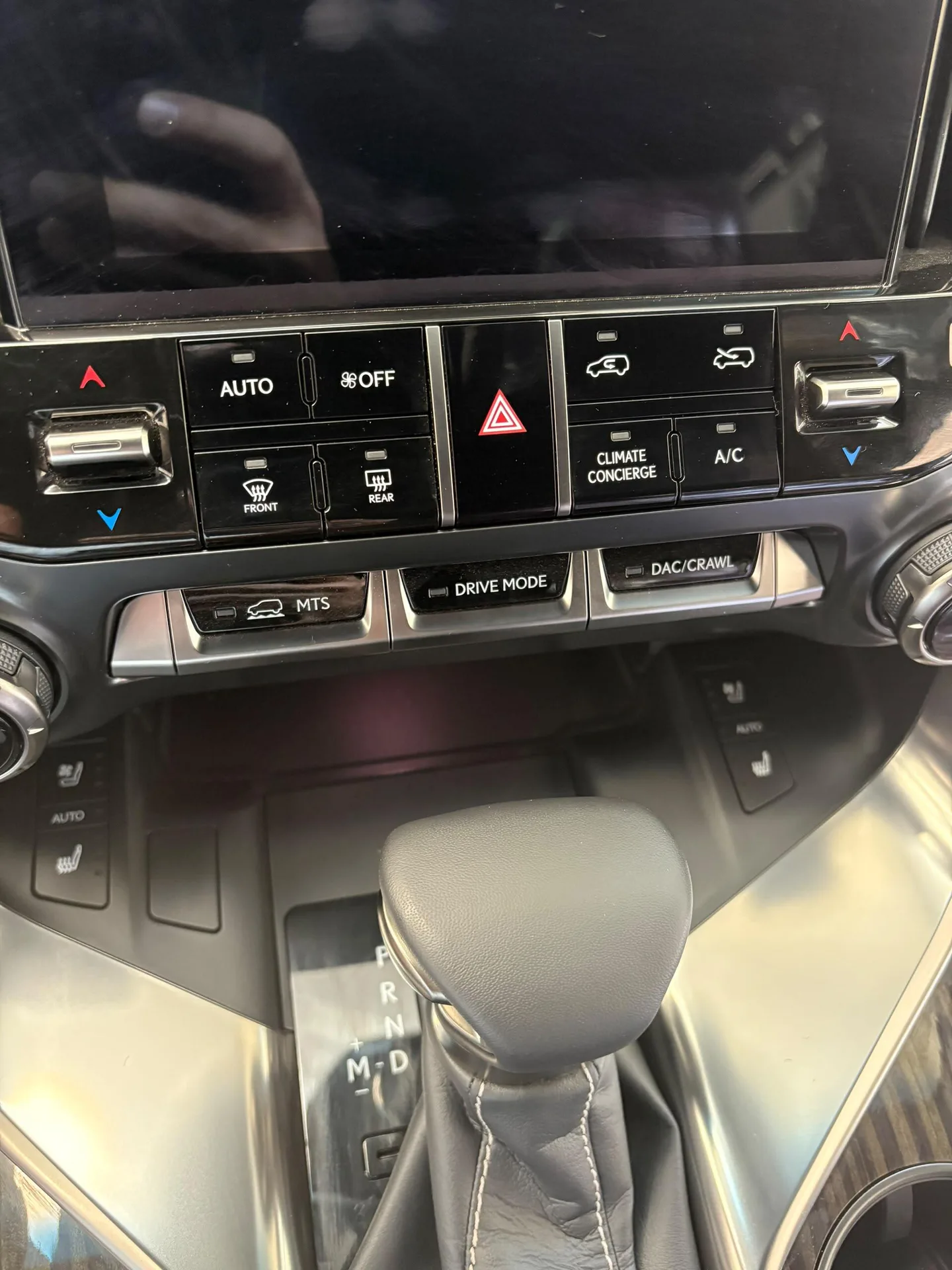 لکسوس  LX 8