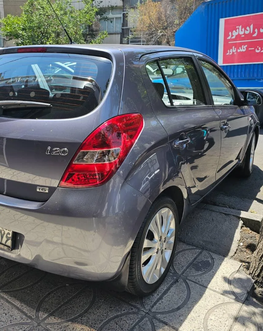هیوندای i20