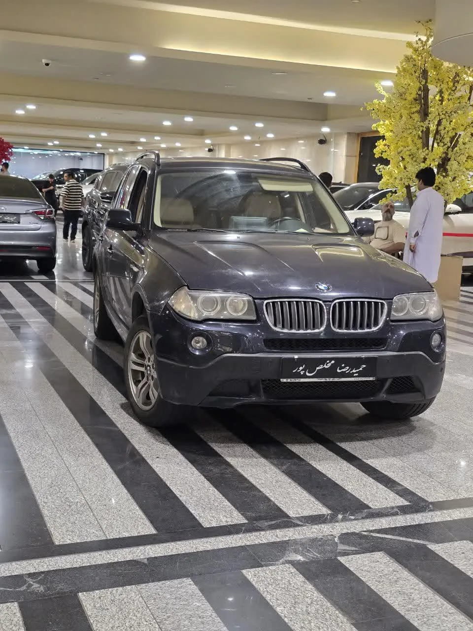 ب ام و X3