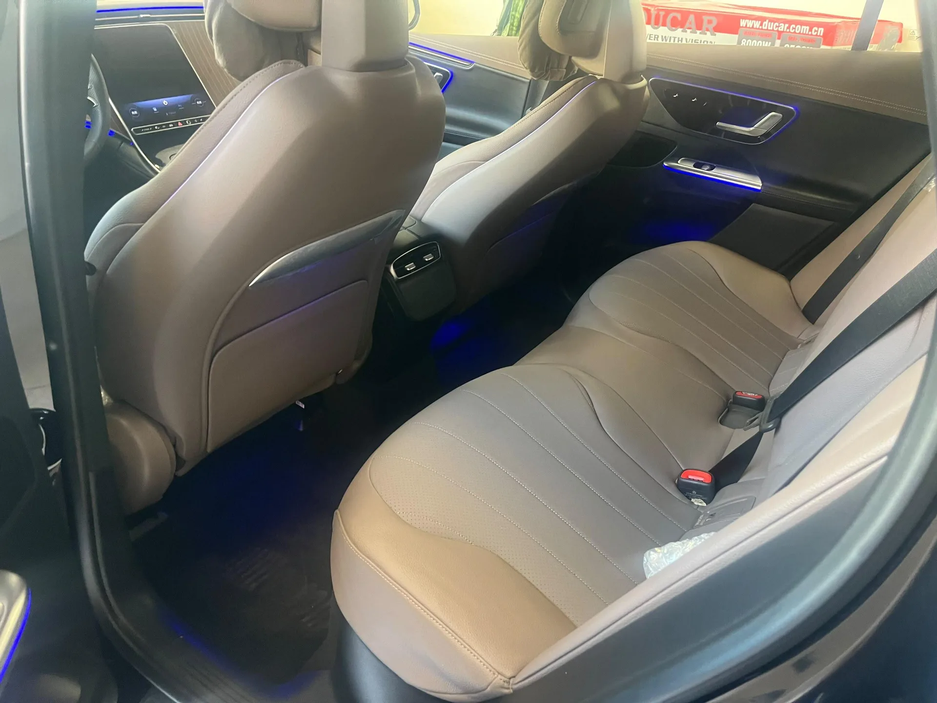 بنز  EQE SUV 3
