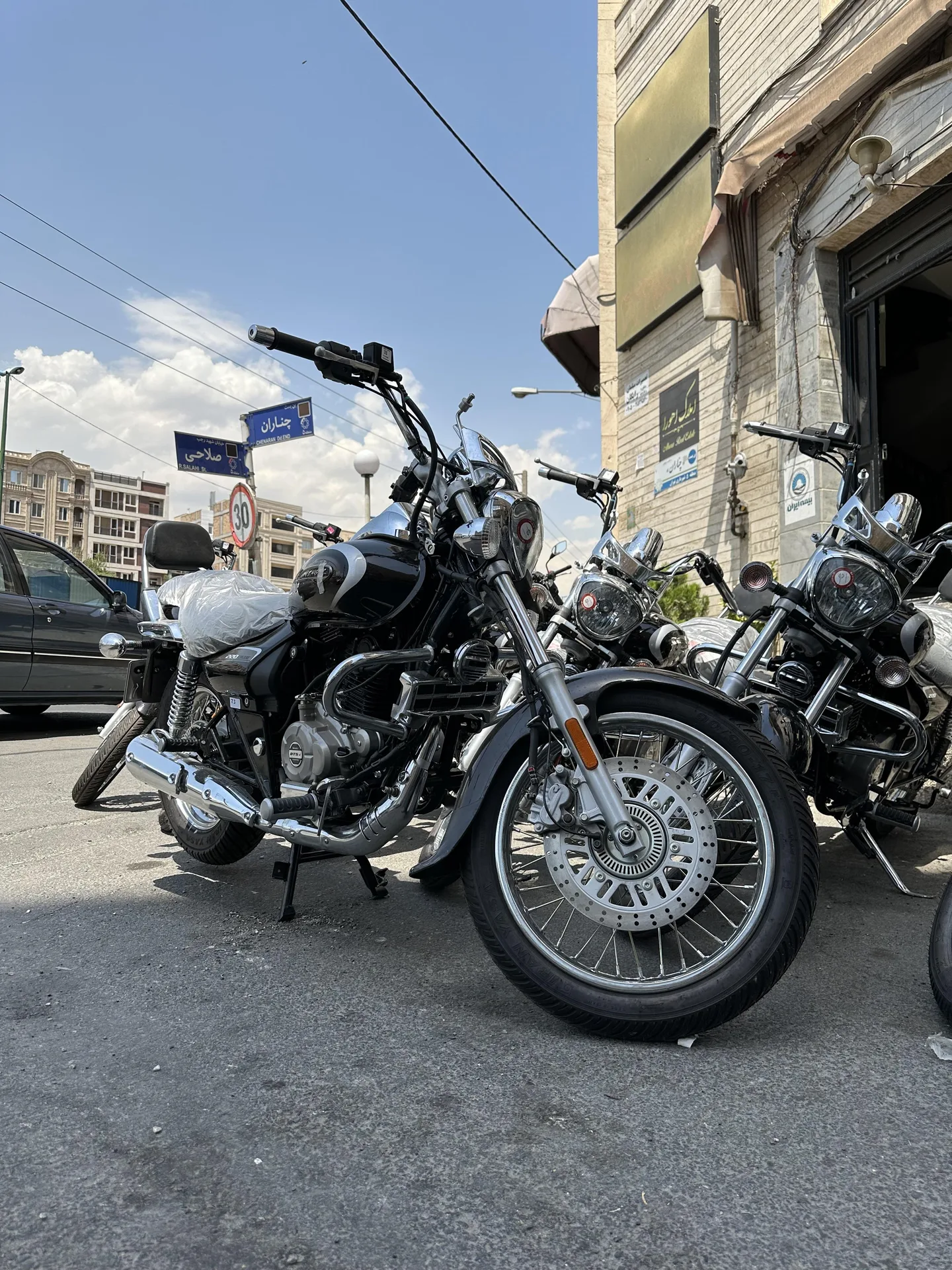 باجاج  اونجر 220 4