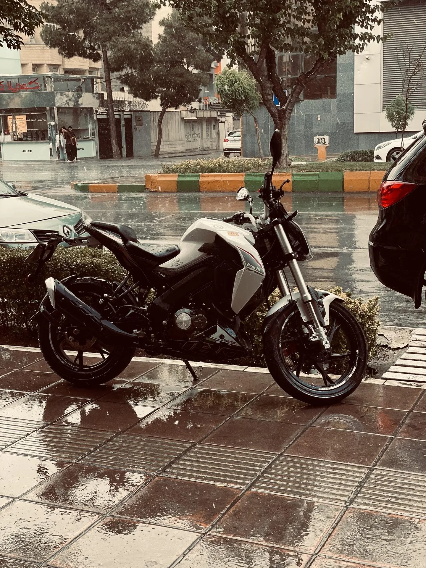 بنلی TNT 180S