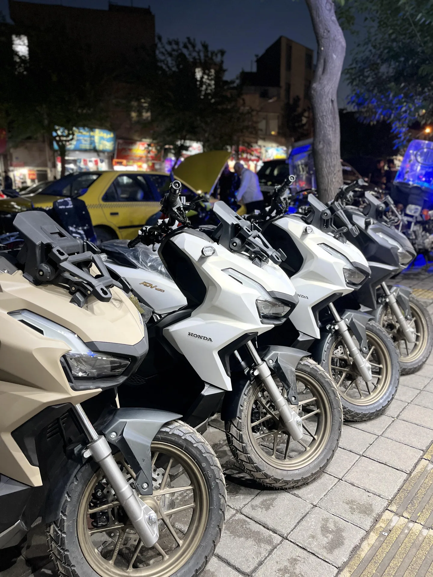 هوندا ADV 160