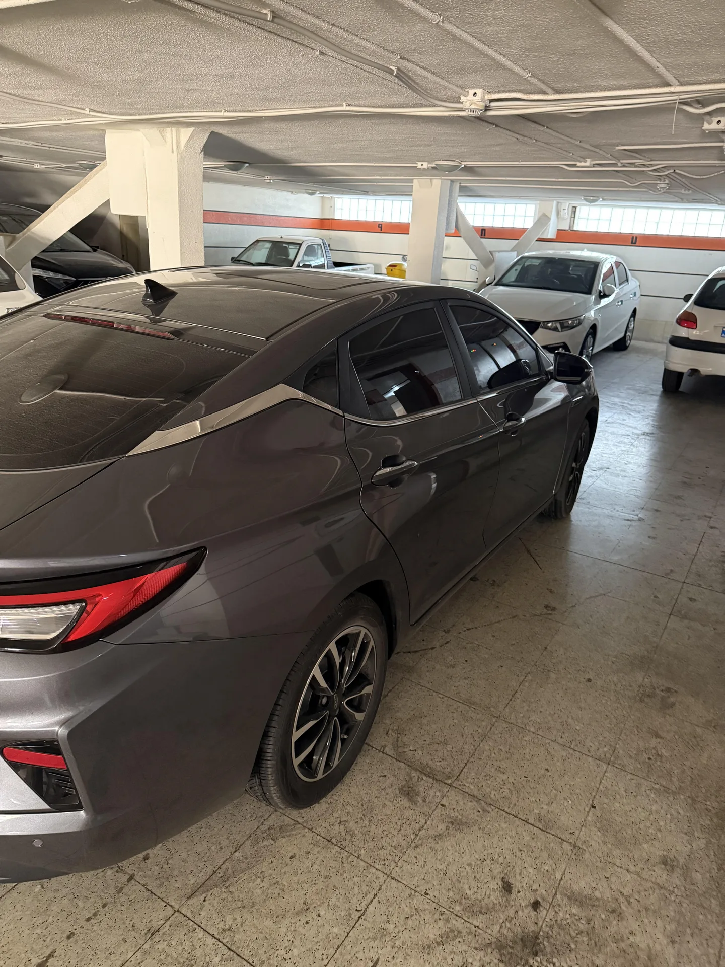 کی ام سی  eJ7 2
