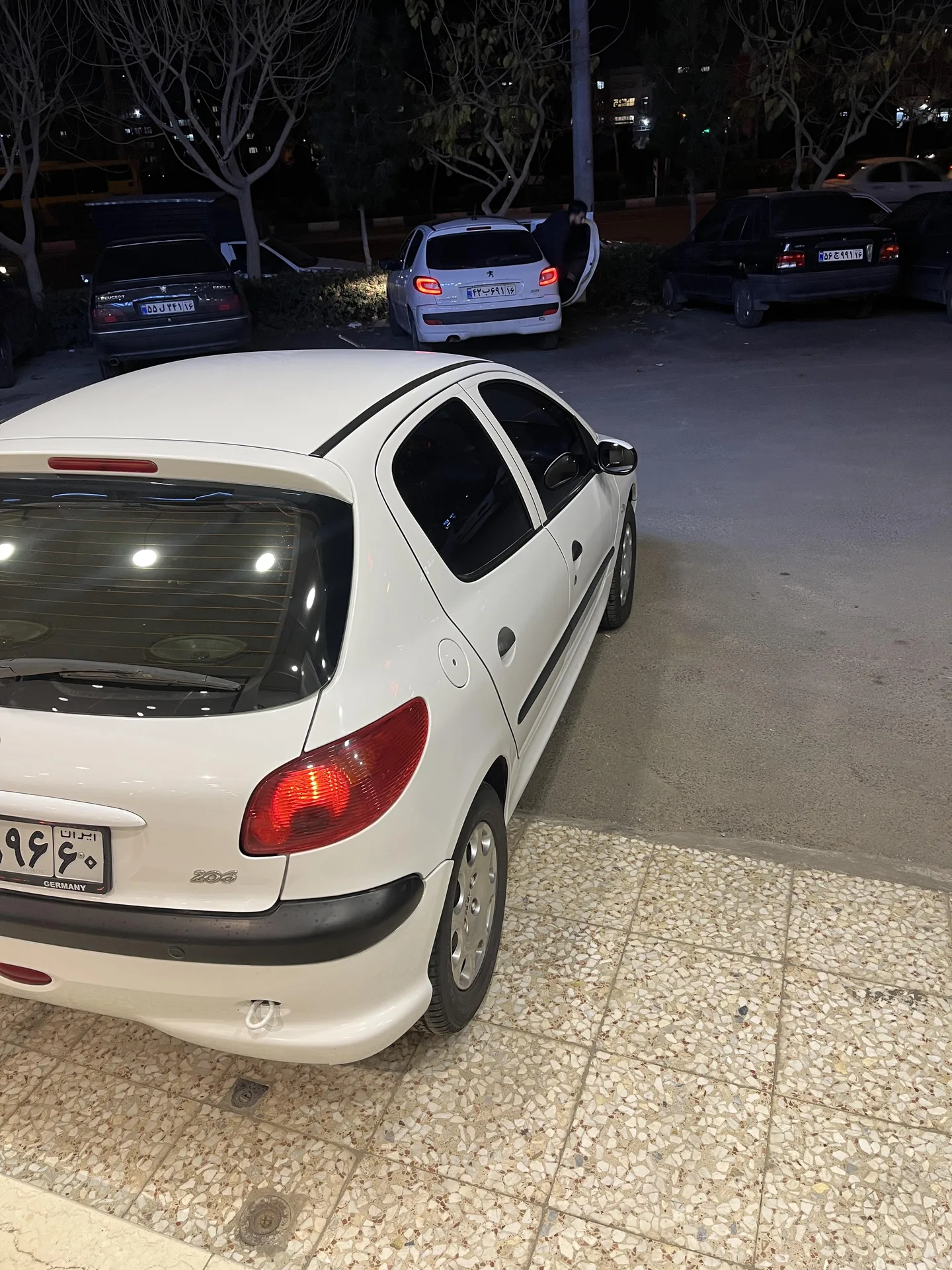 پژو  206 3