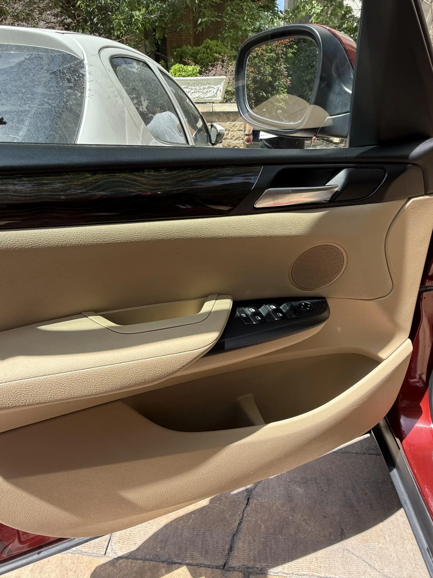 ب ام و  X3 8