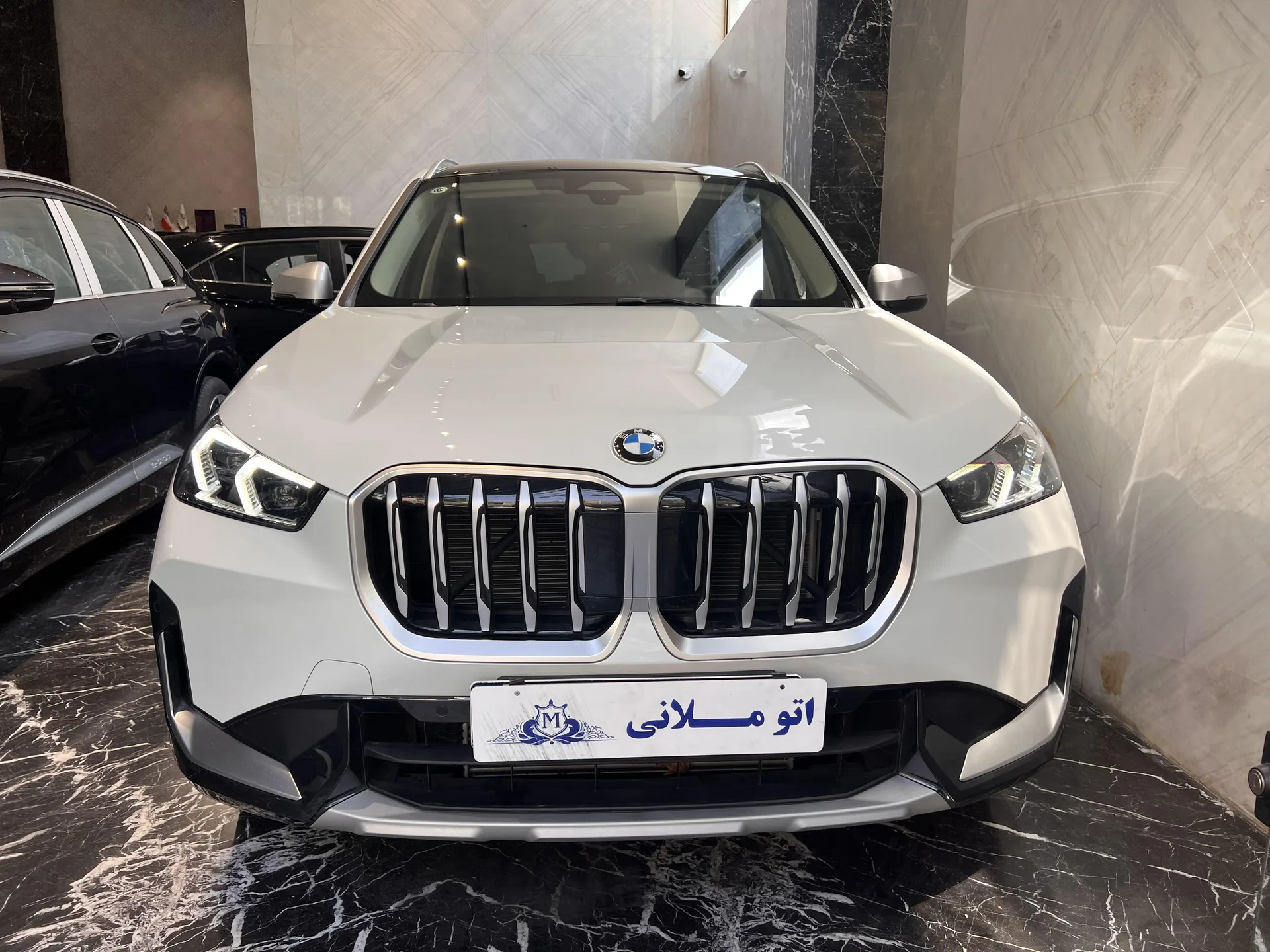 ب ام و  X1 14