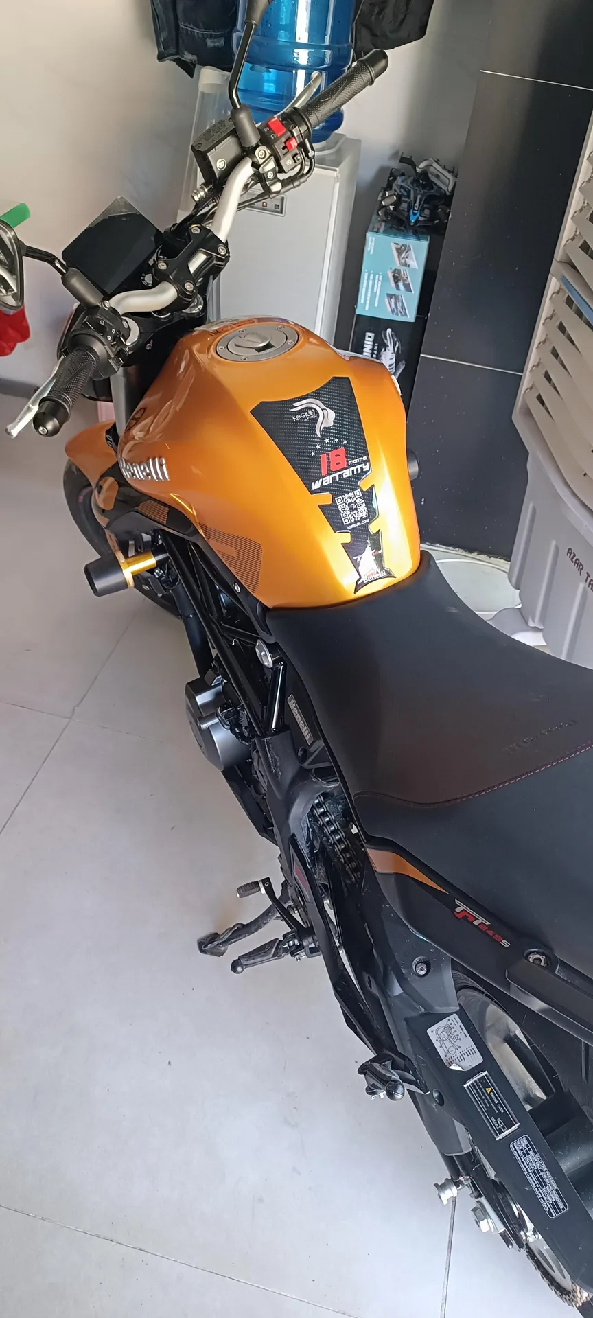 بنلی TNT 300