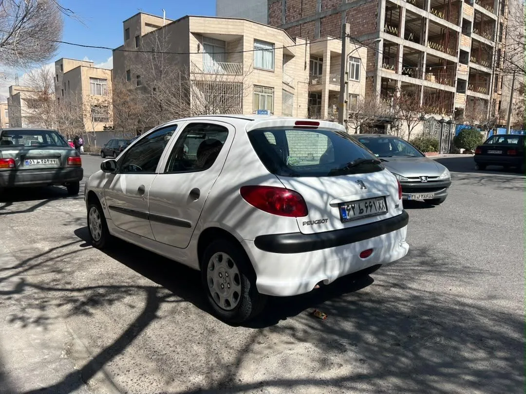 پژو 206