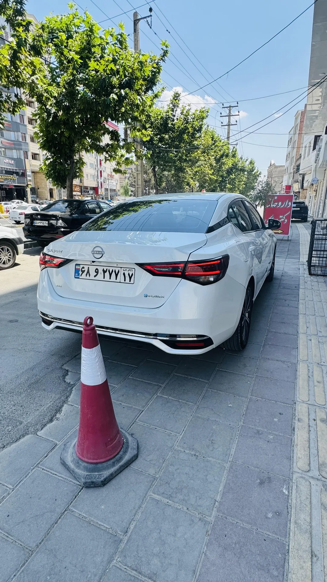 نیسان  سیلفی e-POWER 2