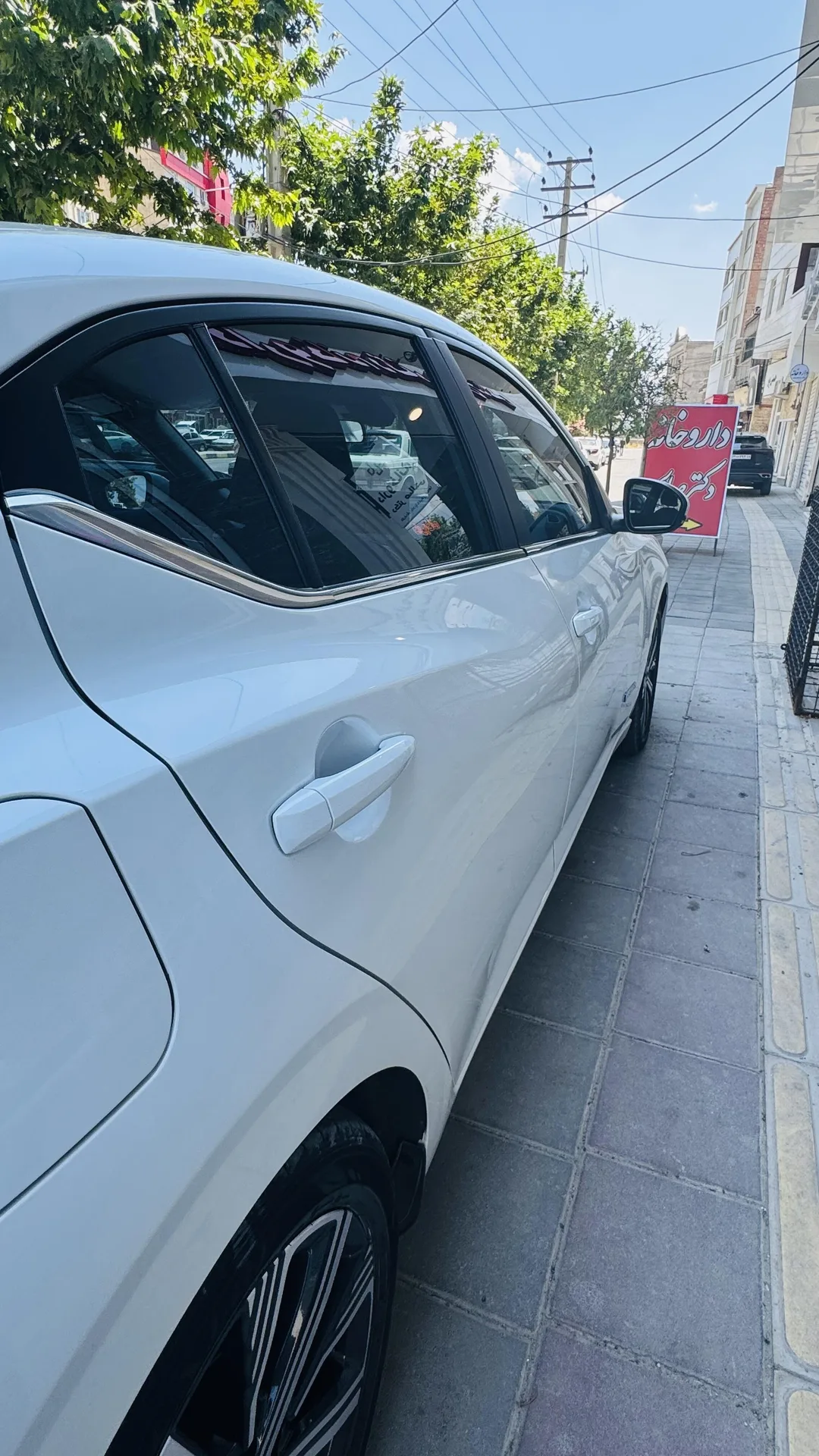 نیسان  سیلفی e-POWER 3