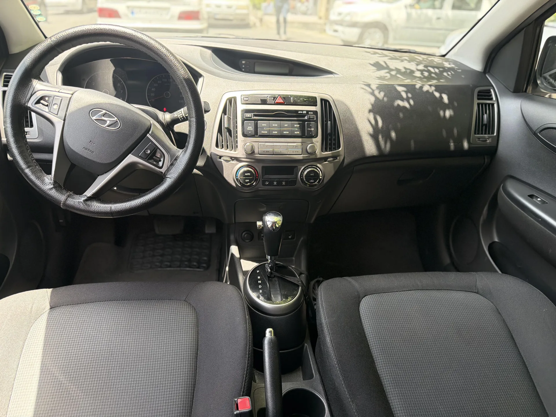 هیوندای  i20 8