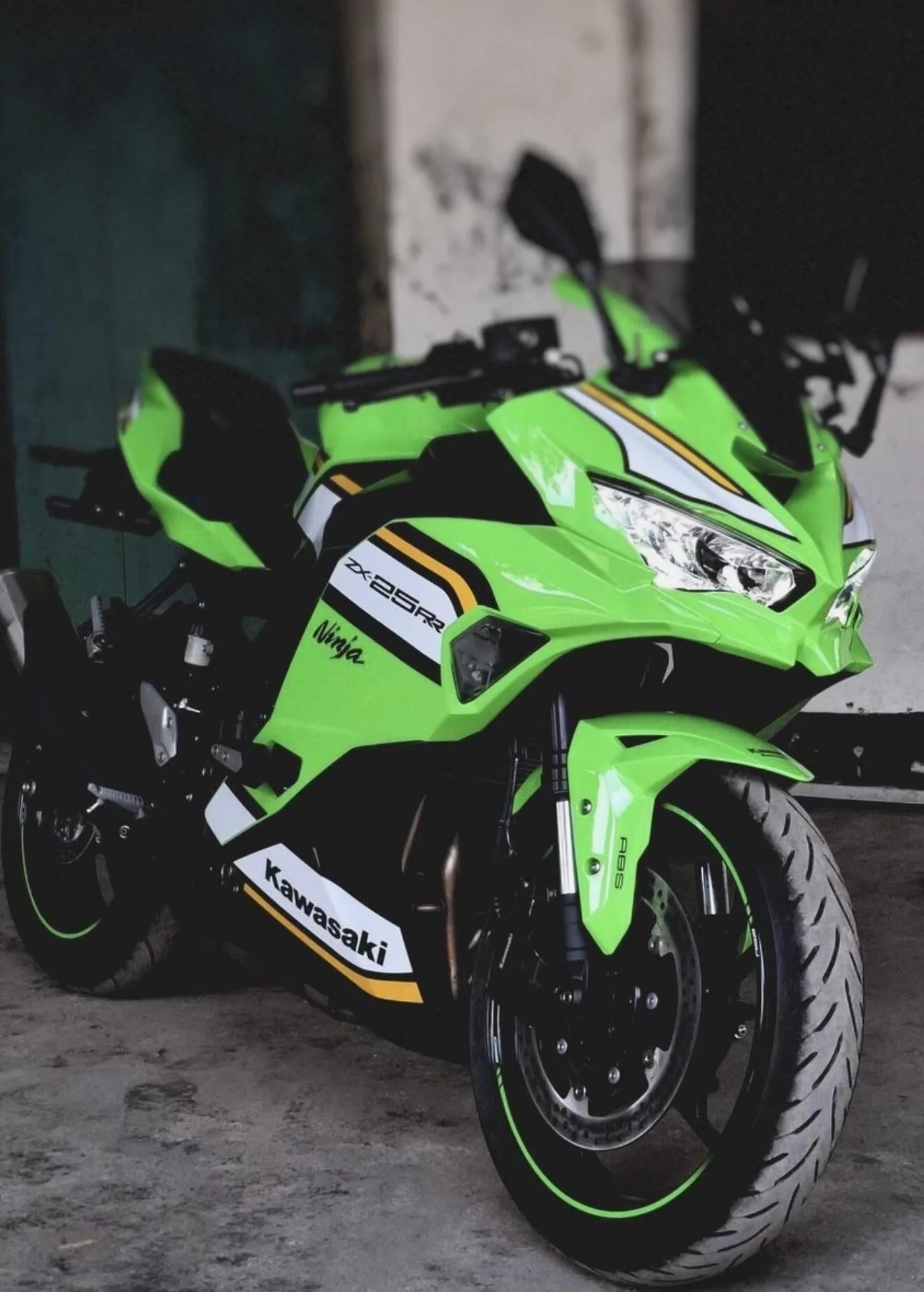 کاوازاکی  نینجا ZX-25R 4