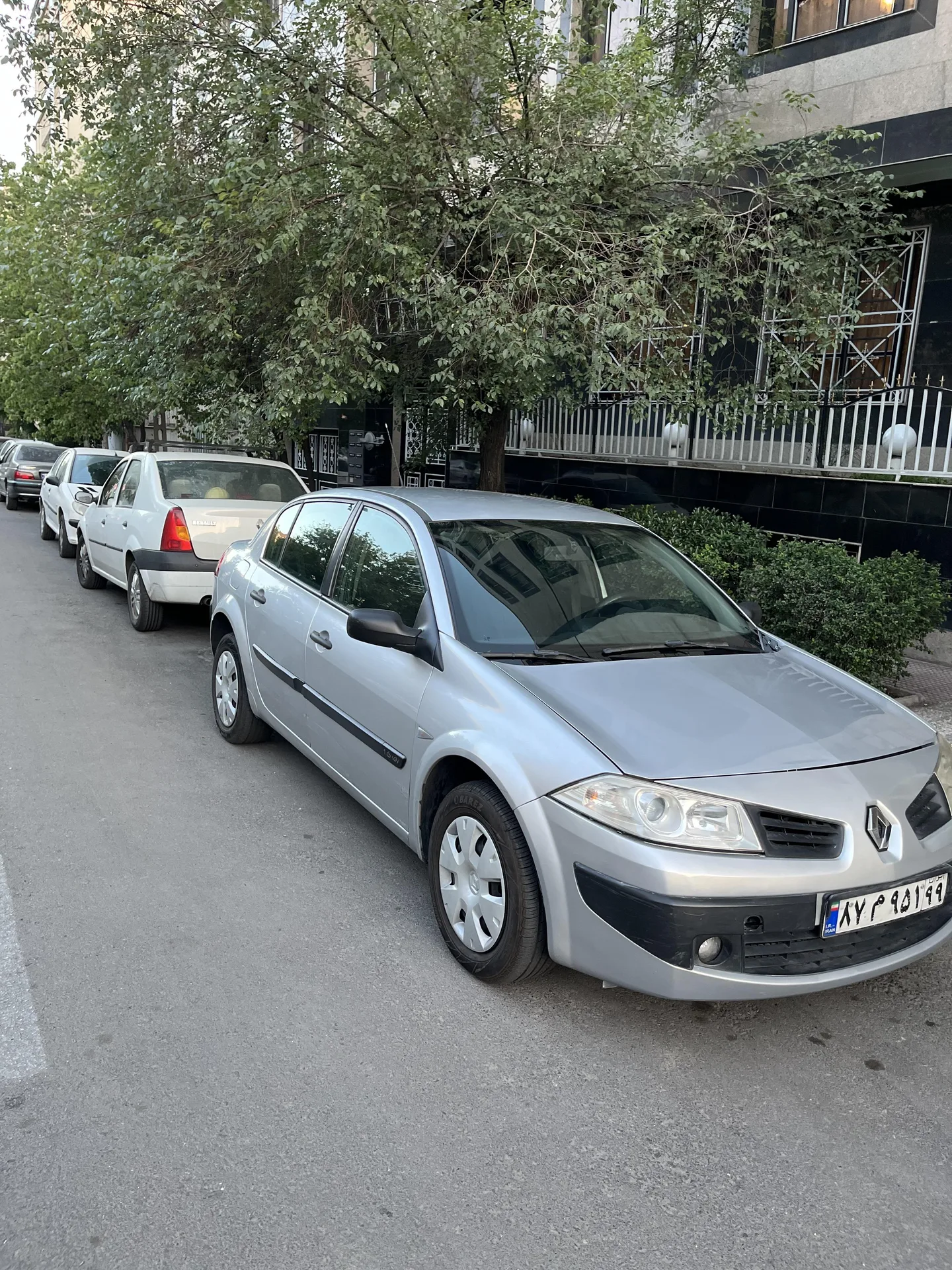 رنو مگان (وارداتی)