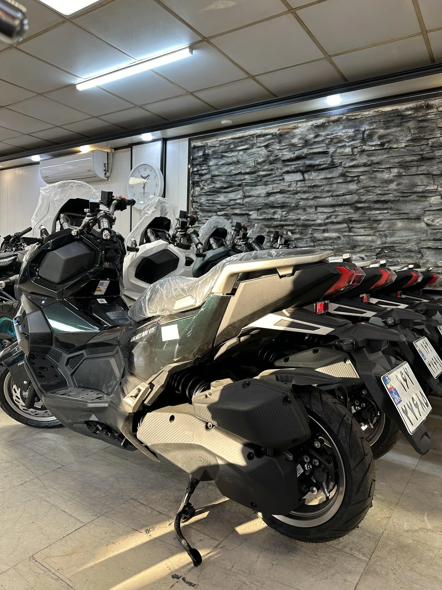 اس وای ام  ADV 175 3