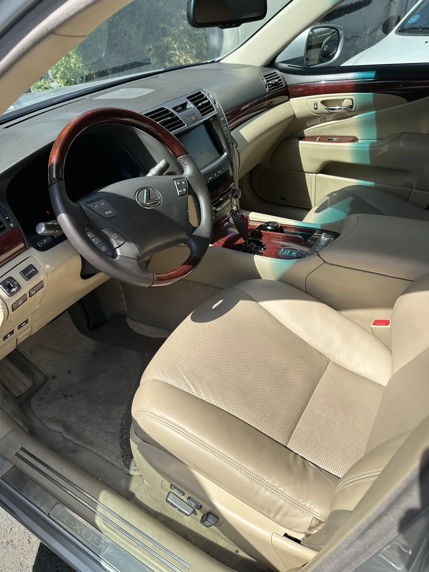 لکسوس  LS 6