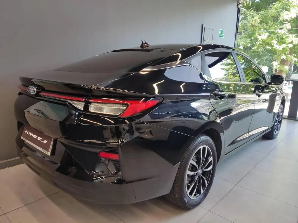 کی ام سی  eJ7 2