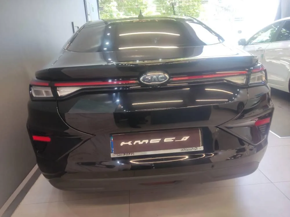 کی ام سی  eJ7 3