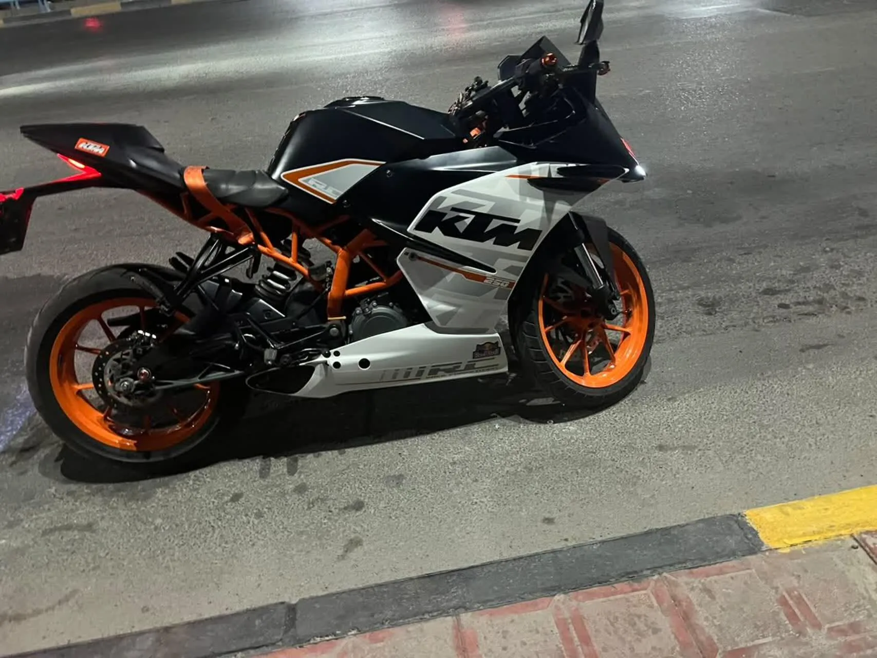 کی تی ام RC 250