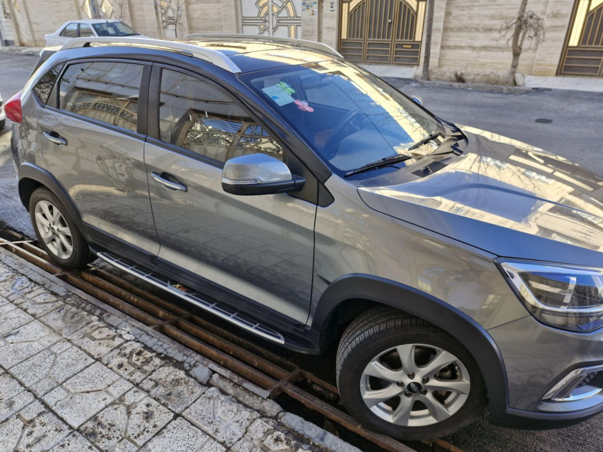 ام وی ام  X22 2