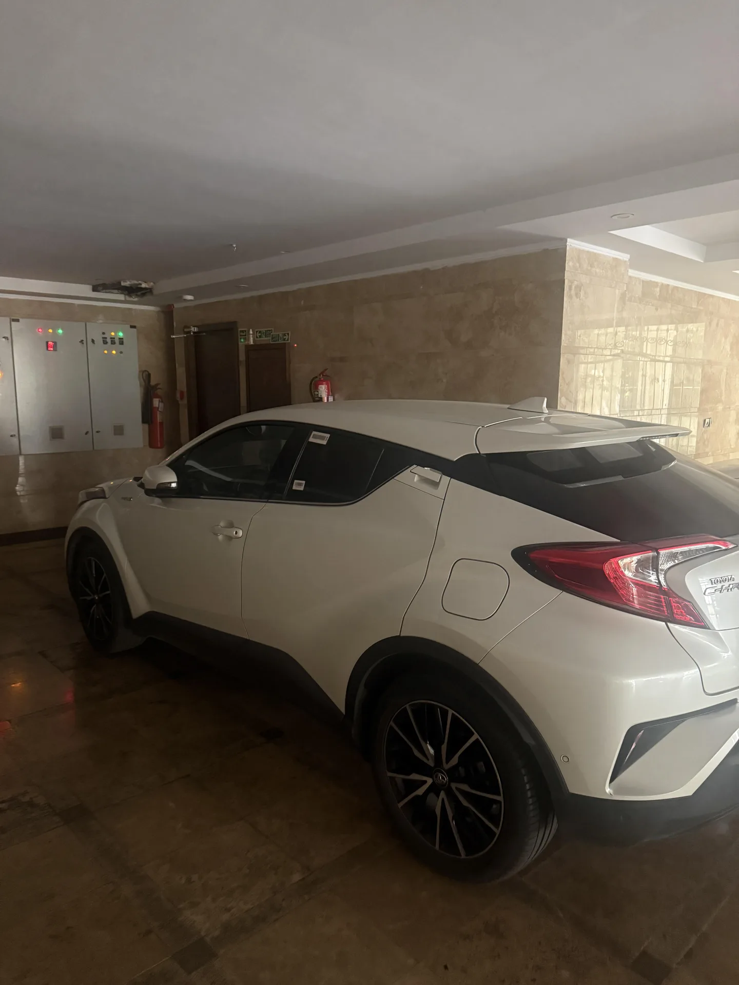 تویوتا  C-HR هیبرید 2