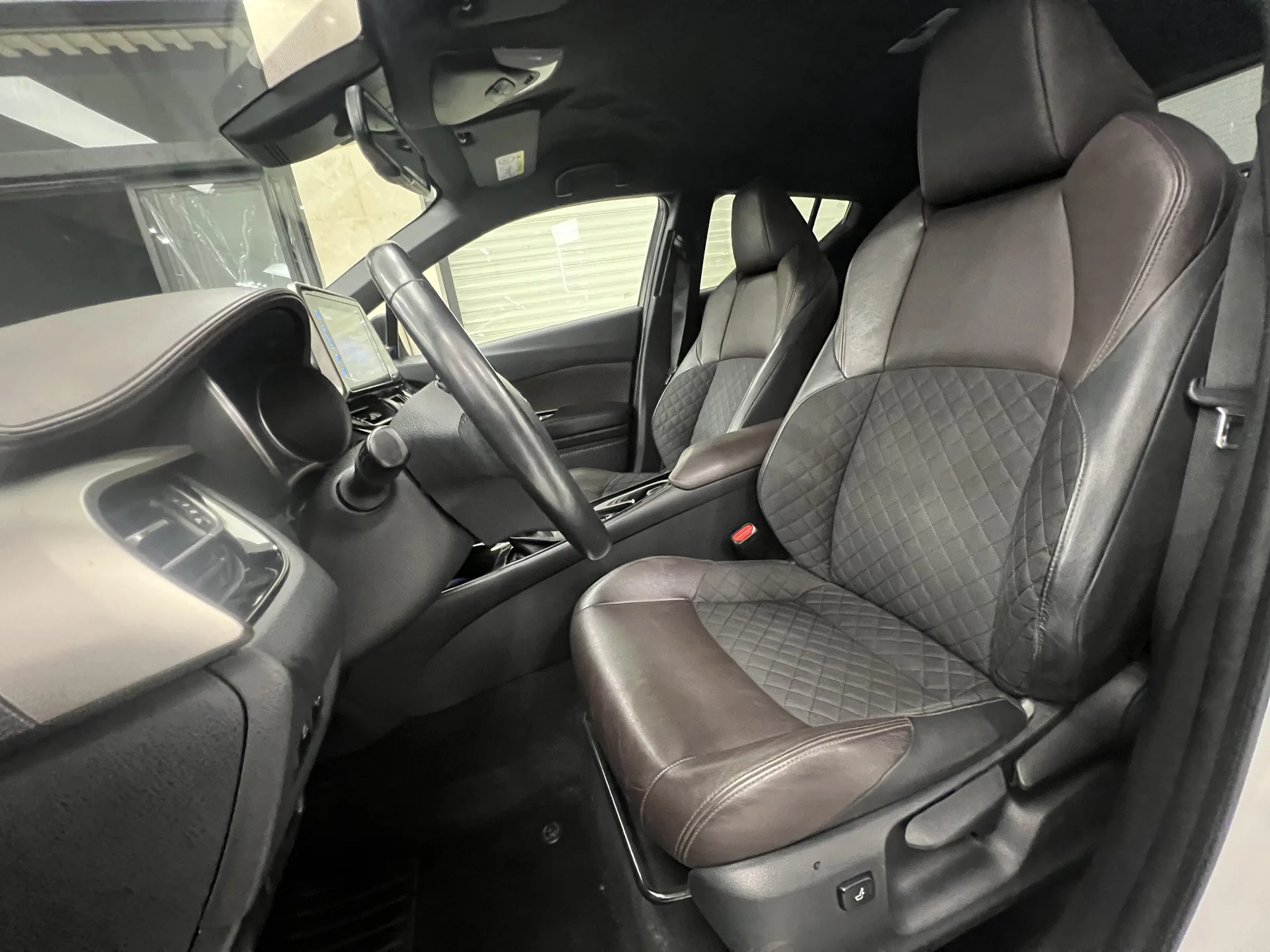 تویوتا  C-HR هیبرید 7