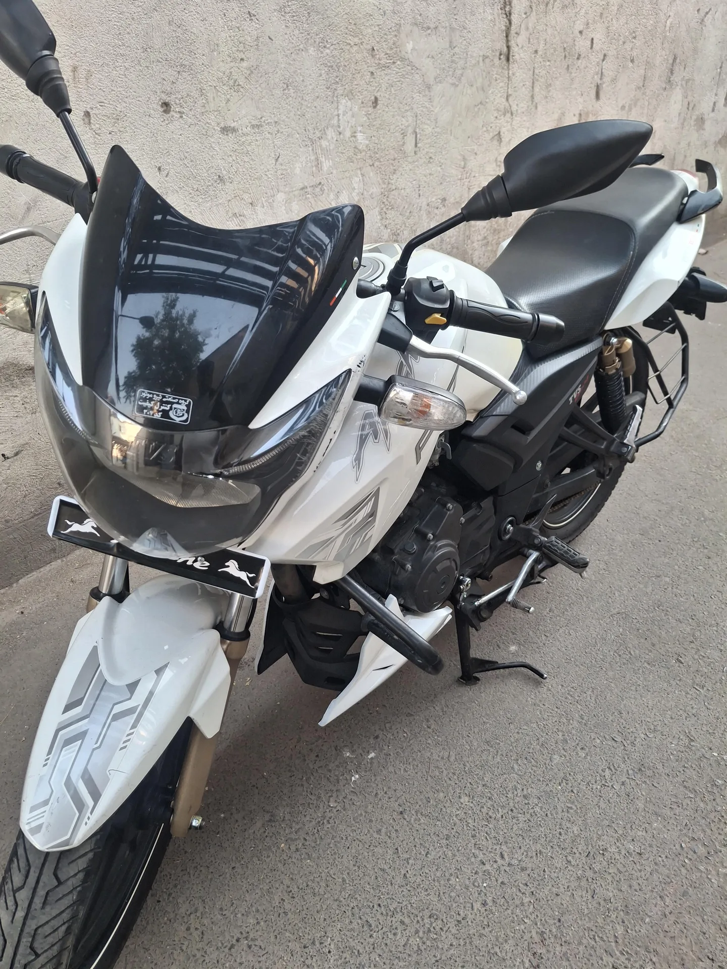 باجاج پالس 180