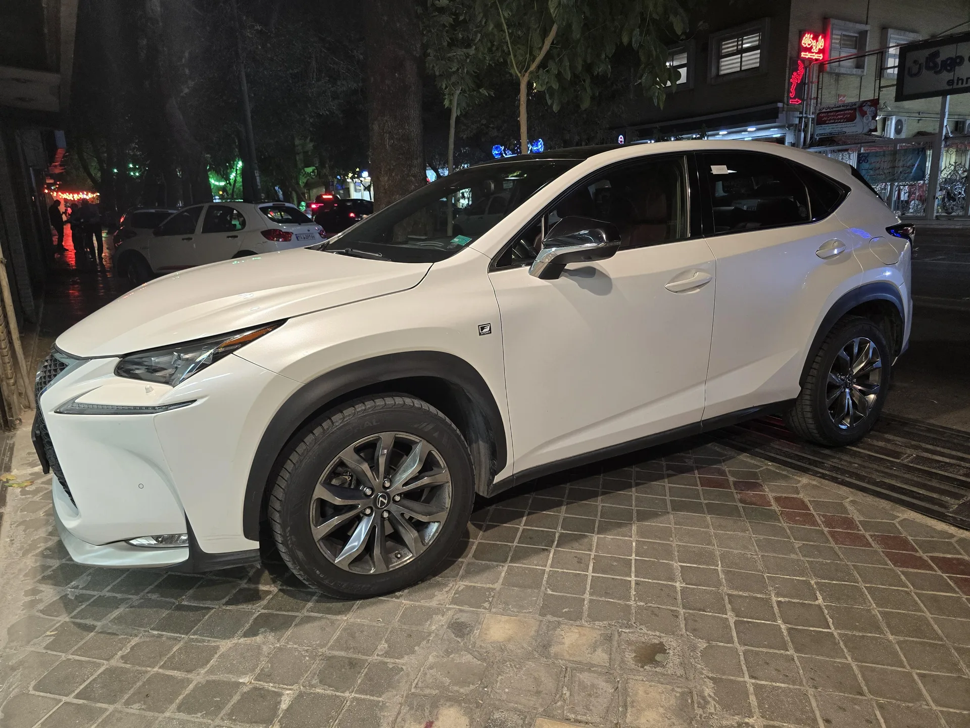 لکسوس  NX 4