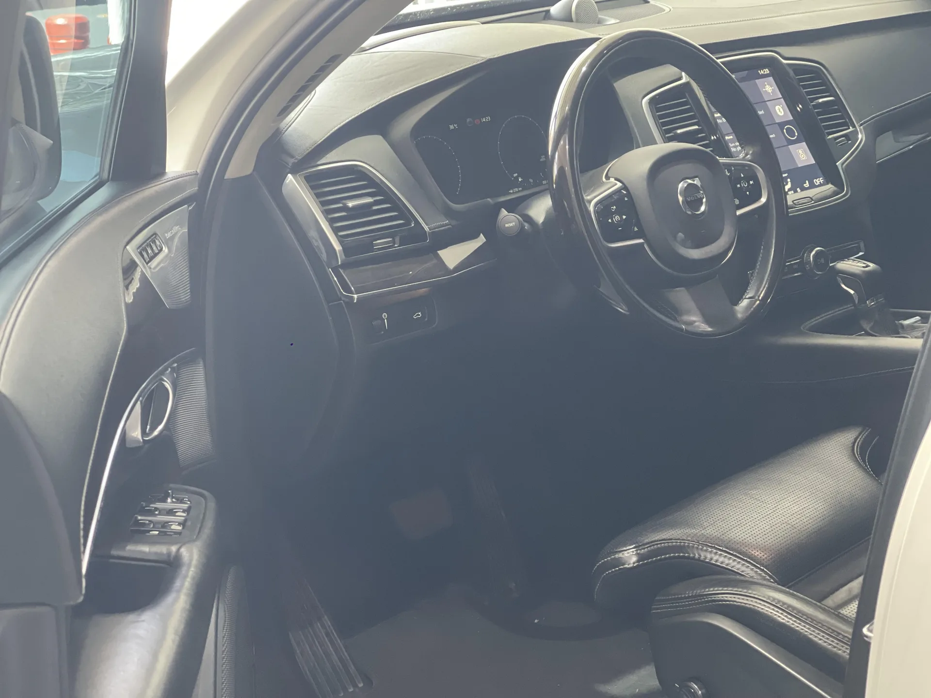 ولوو  XC90 4