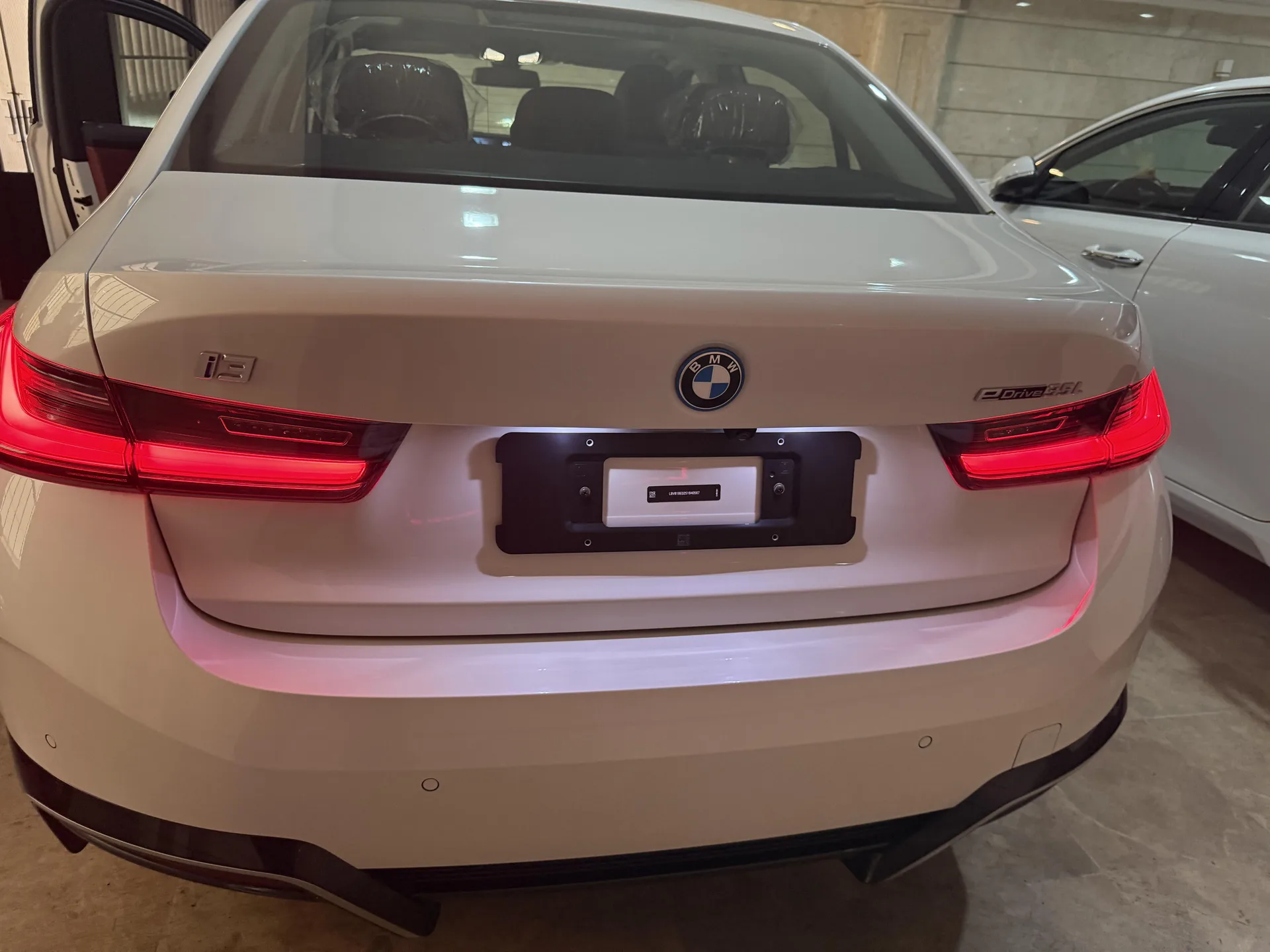 ب ام و i3