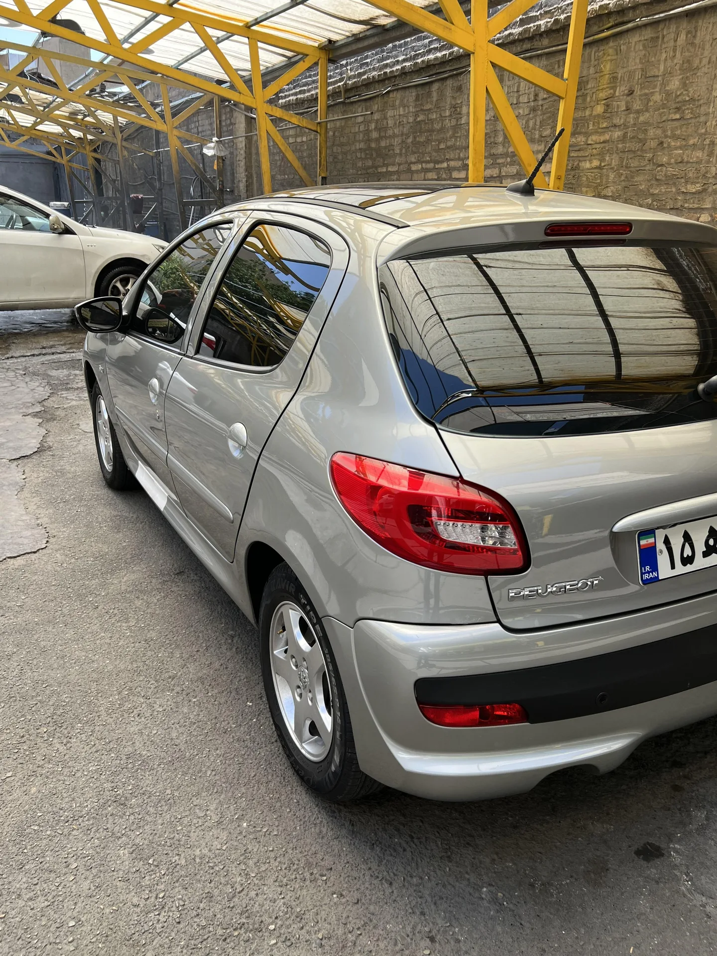 پژو  207 2