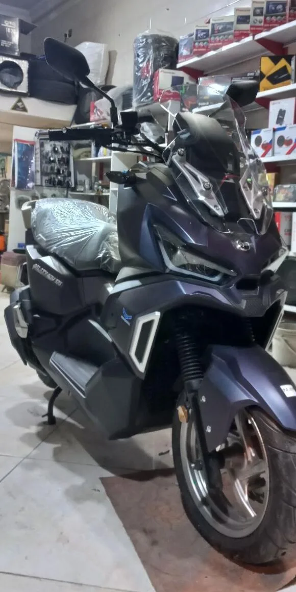اس وای ام ADV 175
