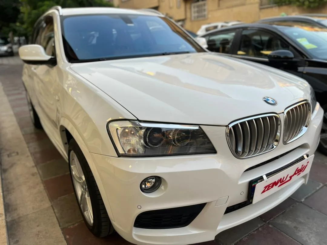 ب ام و X3