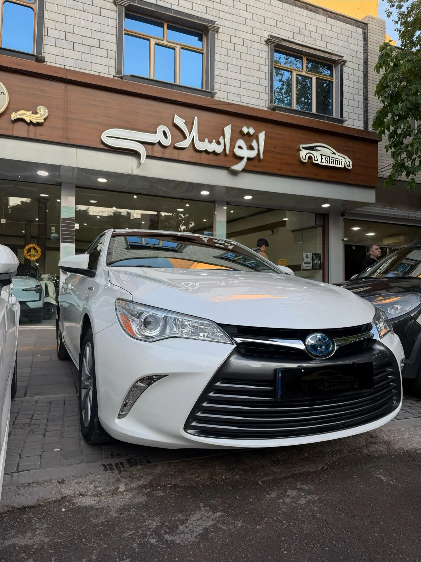 تویوتا کمری هیبرید