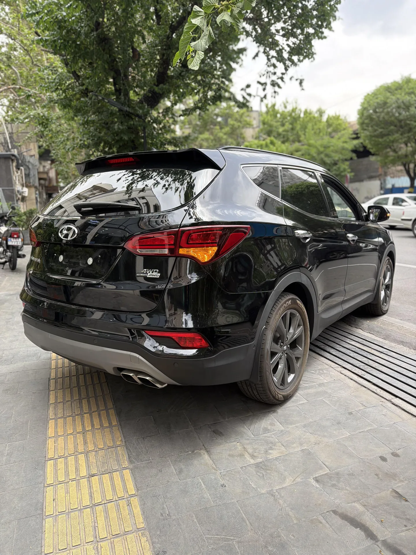 هیوندای  سانتافه 10