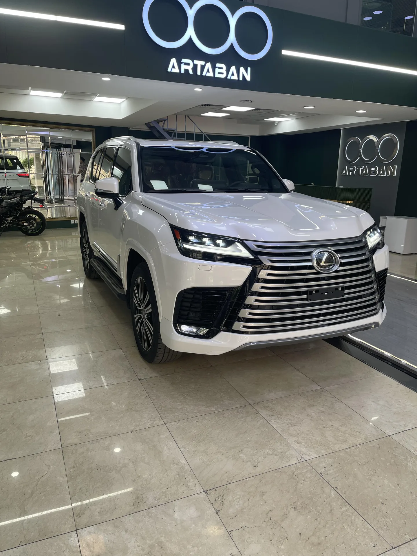 لکسوس  LX 3
