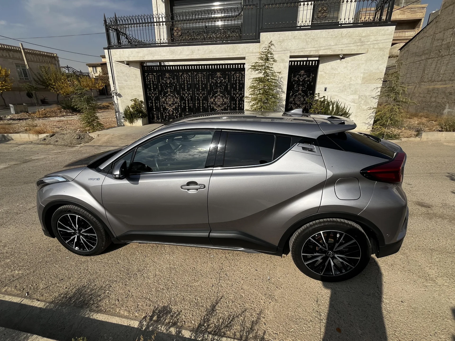 تویوتا  C-HR هیبرید 2