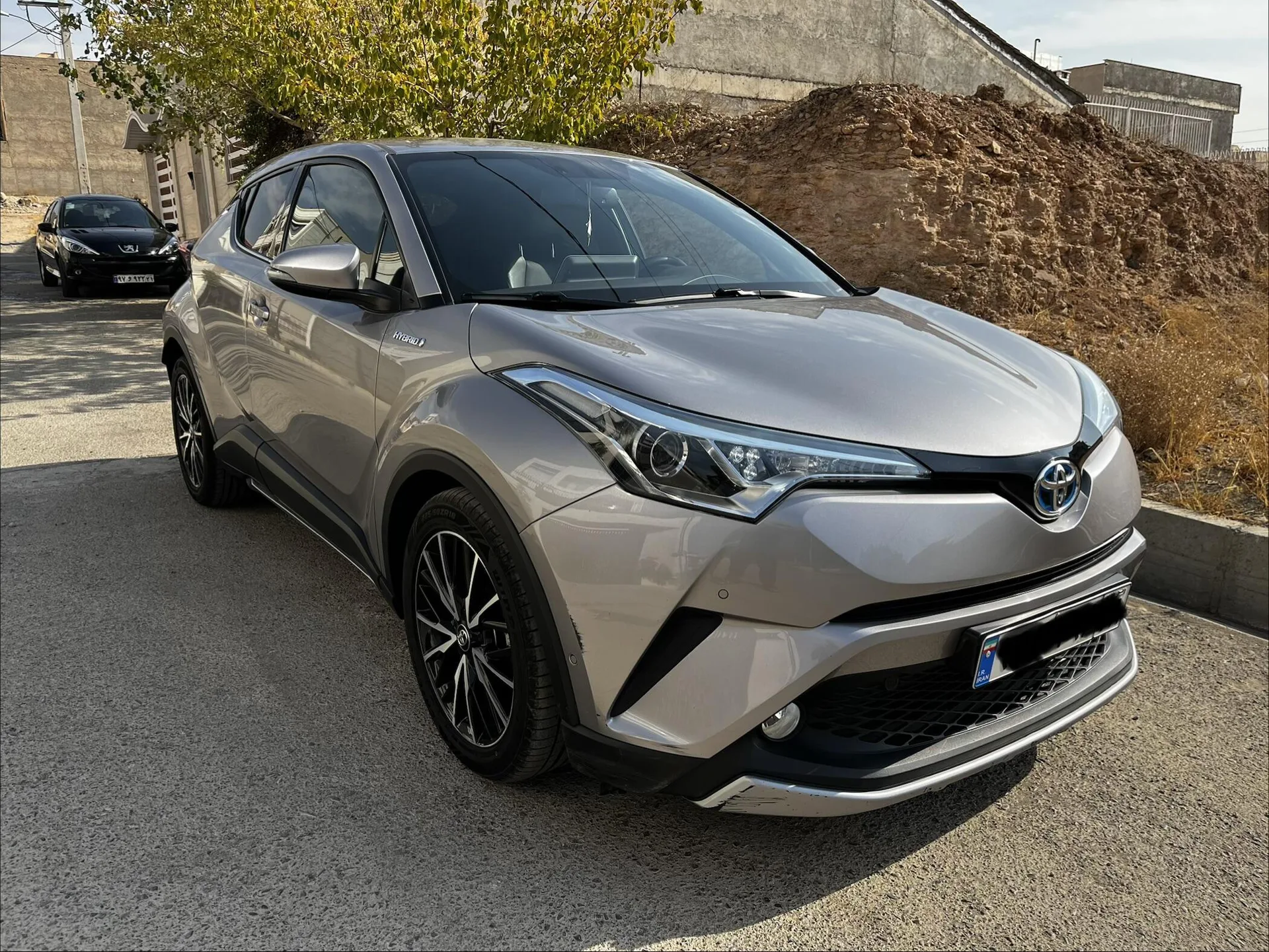 تویوتا  C-HR هیبرید 3
